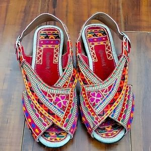 Multi-colored embroidery sandals